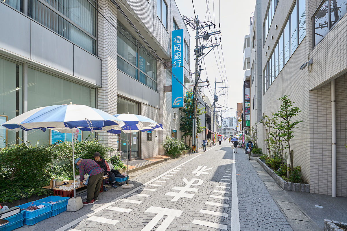 「キラキラ通り」を直進